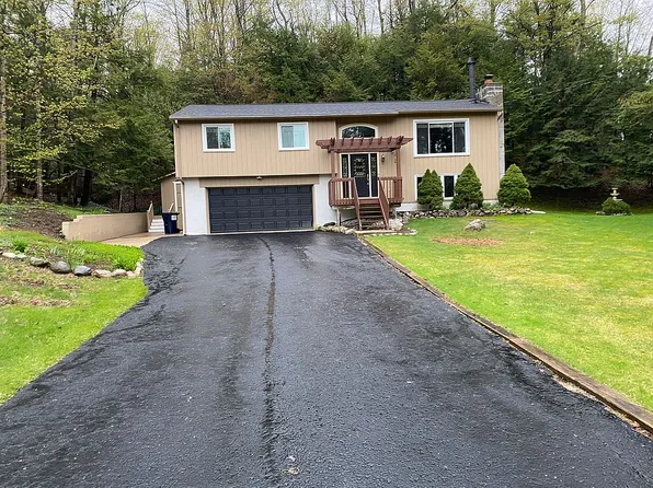 33 Harbor Ln, Harbor Springs, MI 49740