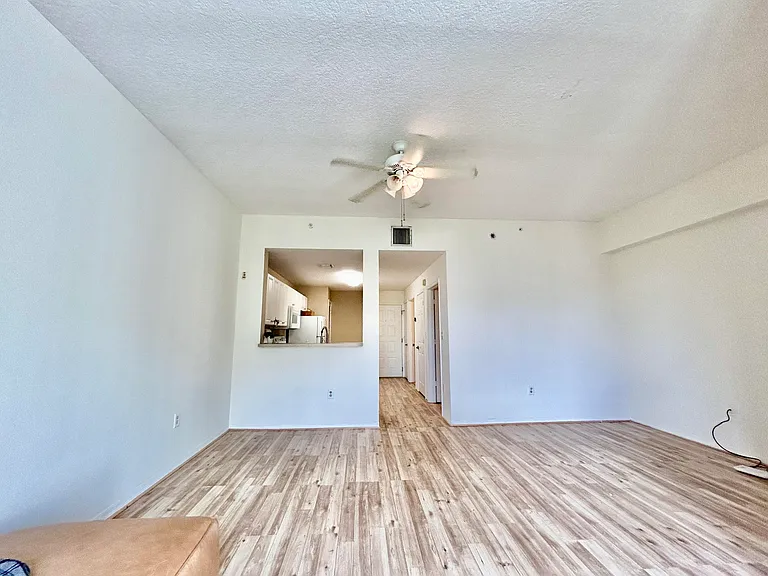 1209 Main St #307 — Photo 2