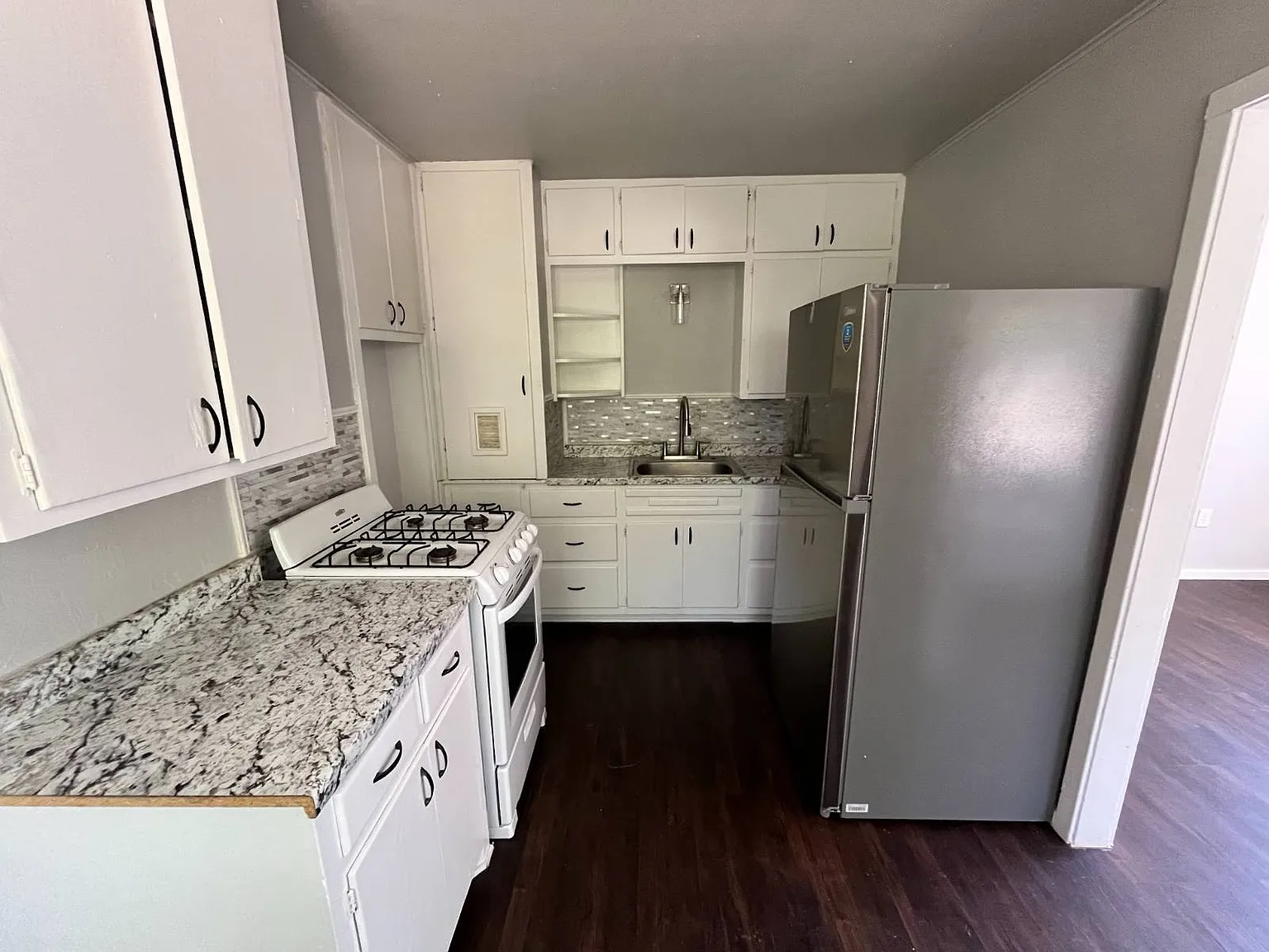 1 bed, 1.0 bath, 448 sqft, $800 — Photo 4