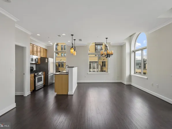 1205 Garfield St #Penthouse 8, Arlington, VA 22201