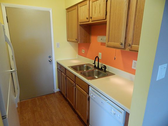 2nd image of 15822 Terrace Dr Unit 3