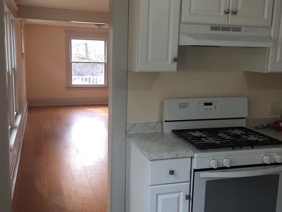 2nd image of 2133 Niagara St #2
