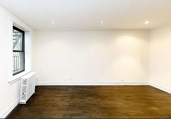 4th image of 322 E 74th St APT 1D
