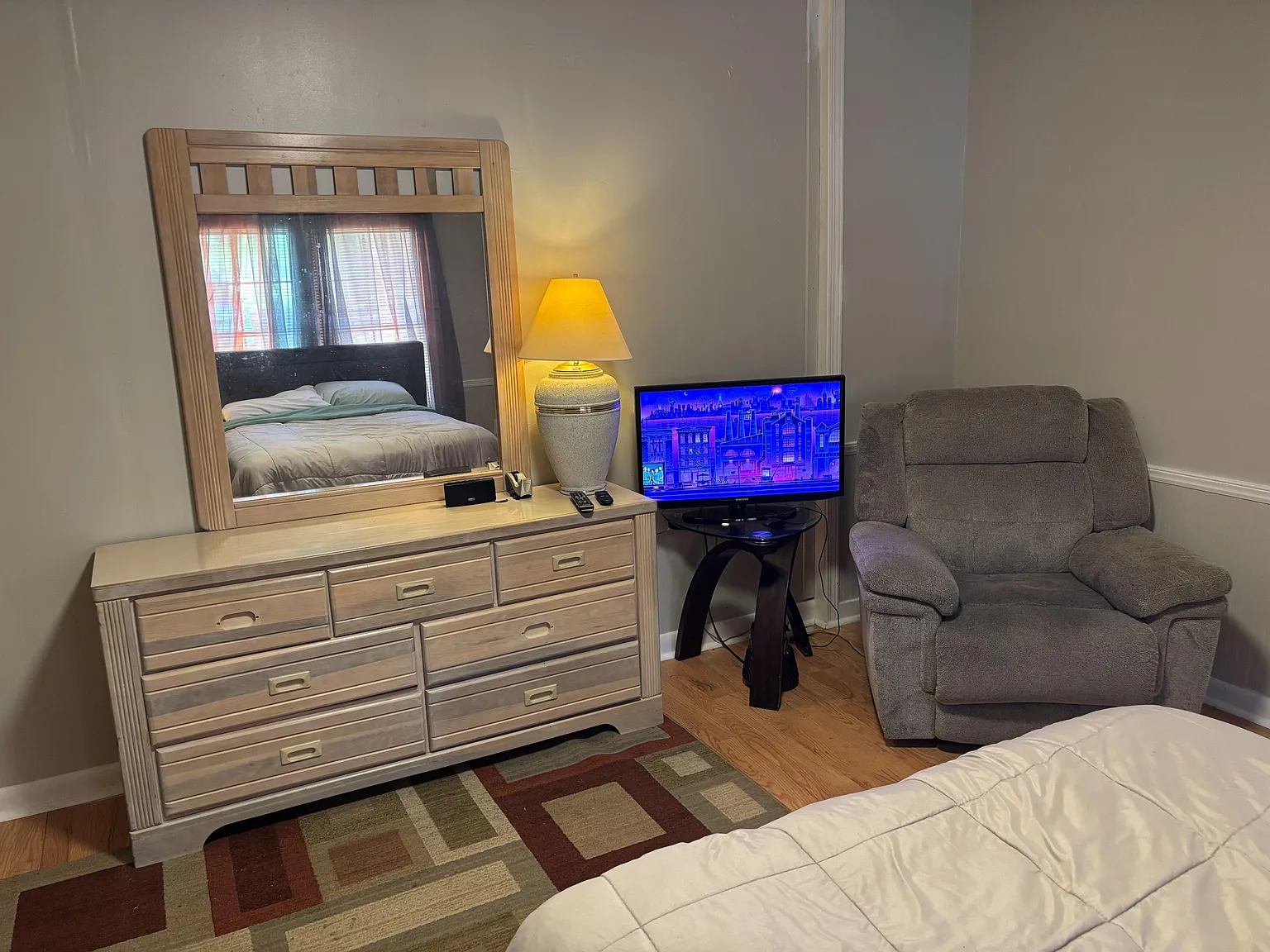 4 bed, 3.0 bath, 1200 sqft, $1,152 — Photo 2