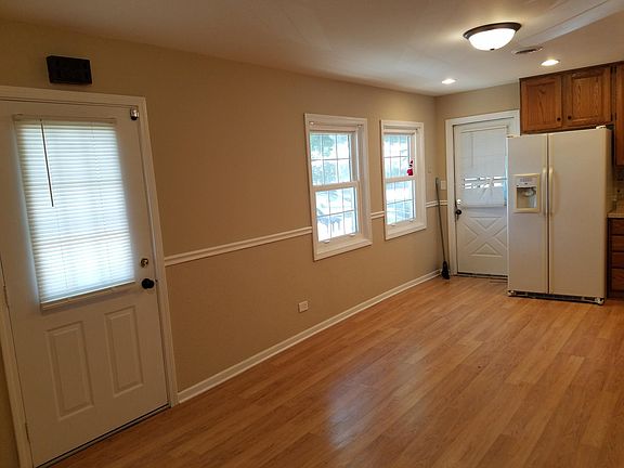 4th image of 432 S Ahlborn Dr