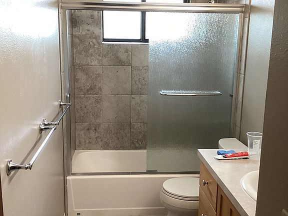4th image of 2219 Albany Ct