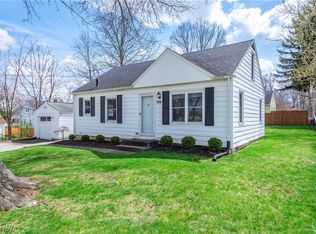 1528 Wayne St, Barberton, OH 44203