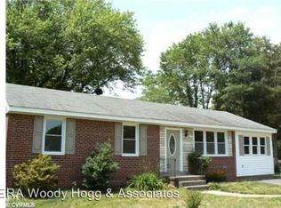 7963 Meadow Dr, Mechanicsville, VA 23111