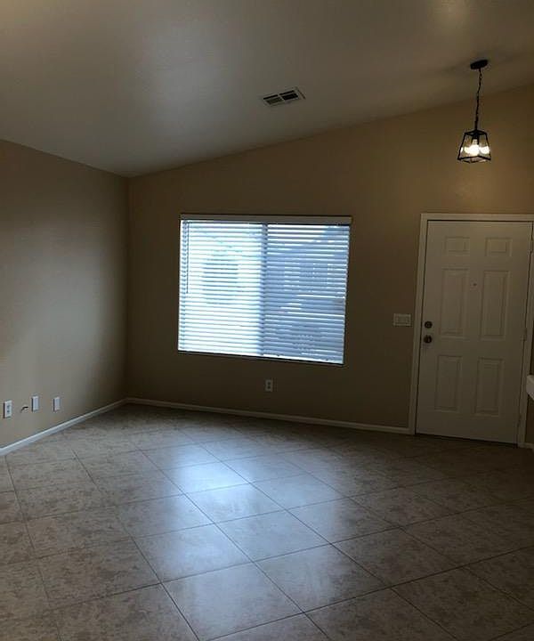 1st image of 3020 W Salter Dr
