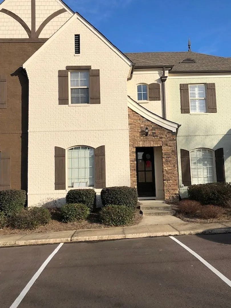 3BR/3.5BA For Rent — Photo 1