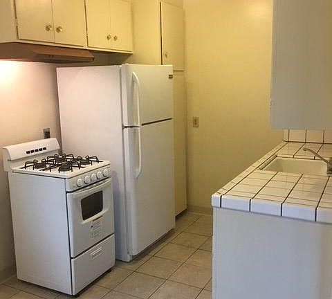 5th image of 229 Pamela Ave APT 4