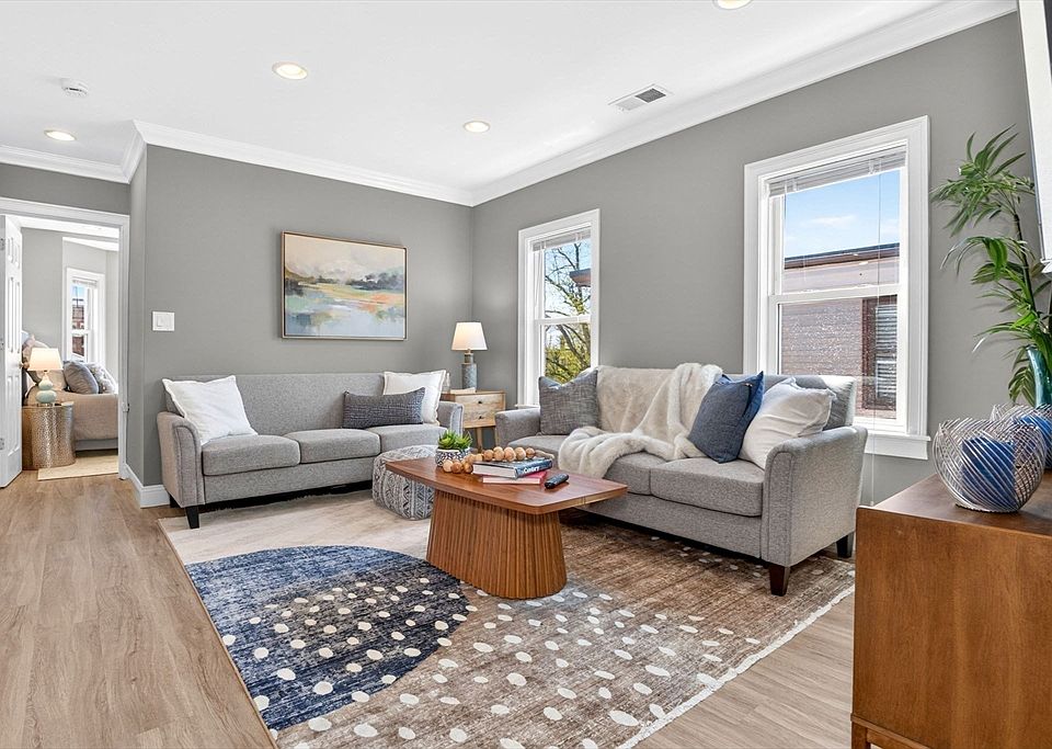 1st image of 614 Bennington St #3