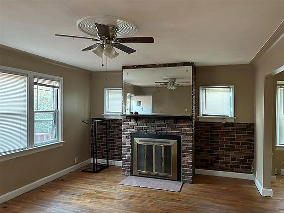 3rd image of 410 Westhues Way