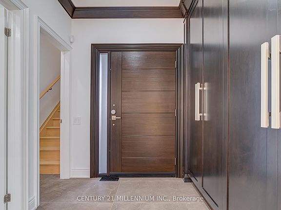 3rd image of 5230 Creditview Rd