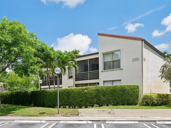 2305 S Cypress Bend Dr APT 104D, Pompano Beach, FL 33069
