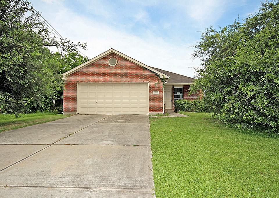 Welcome to 12023 Duane St in cute Cullen Estates!