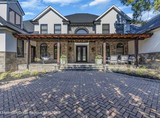 1 Milwin Ct, West Allenhurst, NJ 07711