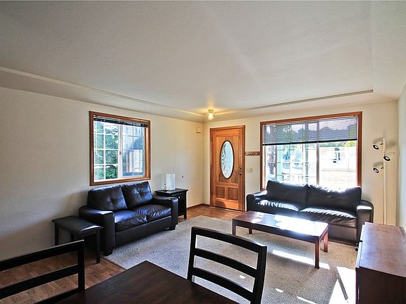 4th image of 321 Lincoln Ave