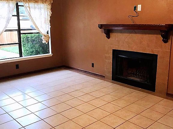 5th image of 6818 Arbor Springs Dr