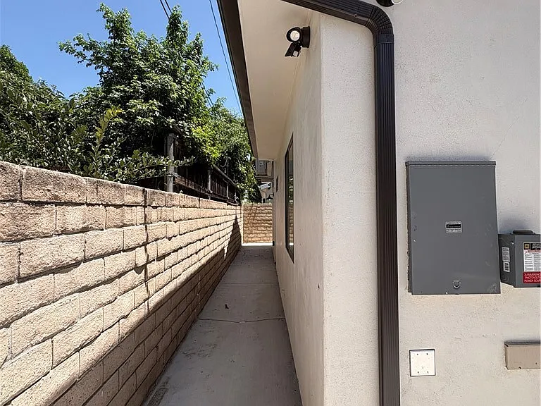 7128 McLennan Ave — Photo 11