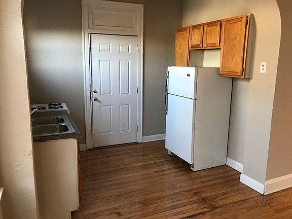 2nd image of 6317 S Artesian Ave