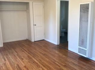 5712 1/2 San Vicente Blvd, Los Angeles, CA 90019