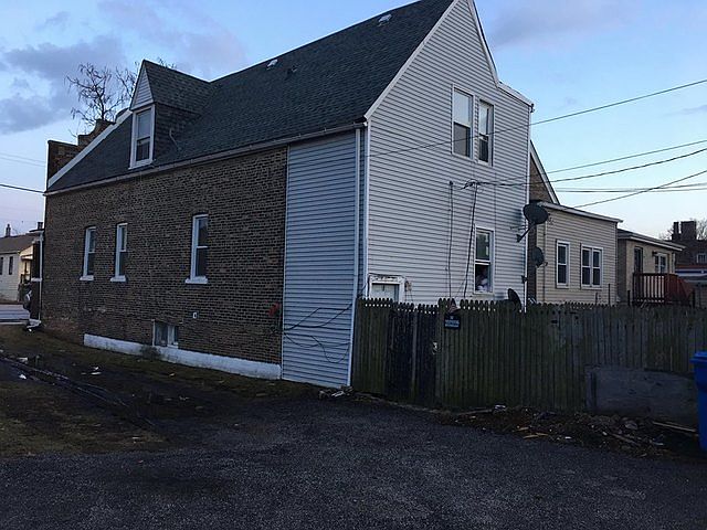 2nd image of 3336 S Ashland Ave #1