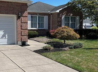 7147 Marigold Dr, North Tonawanda, NY 14120