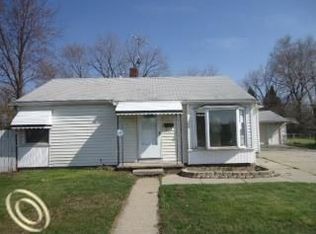 25610 Notre Dame St, Dearborn Heights, MI 48125
