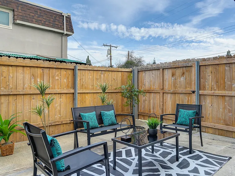 5608 Hillsdale Blvd #C — Photo 46