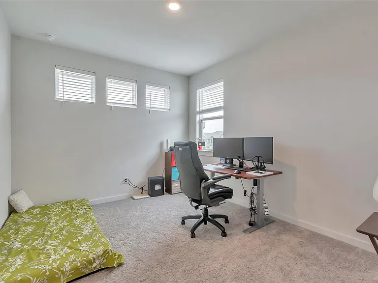 563 Saturnia Dr — Photo 13