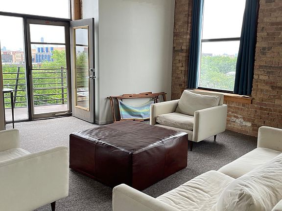 3rd image of 2511 W Moffat St APT 505