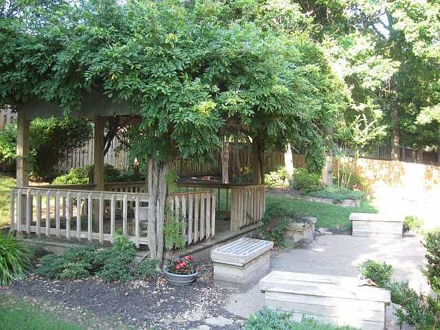 8658 Stablemill Ln, Cordova, TN 38016