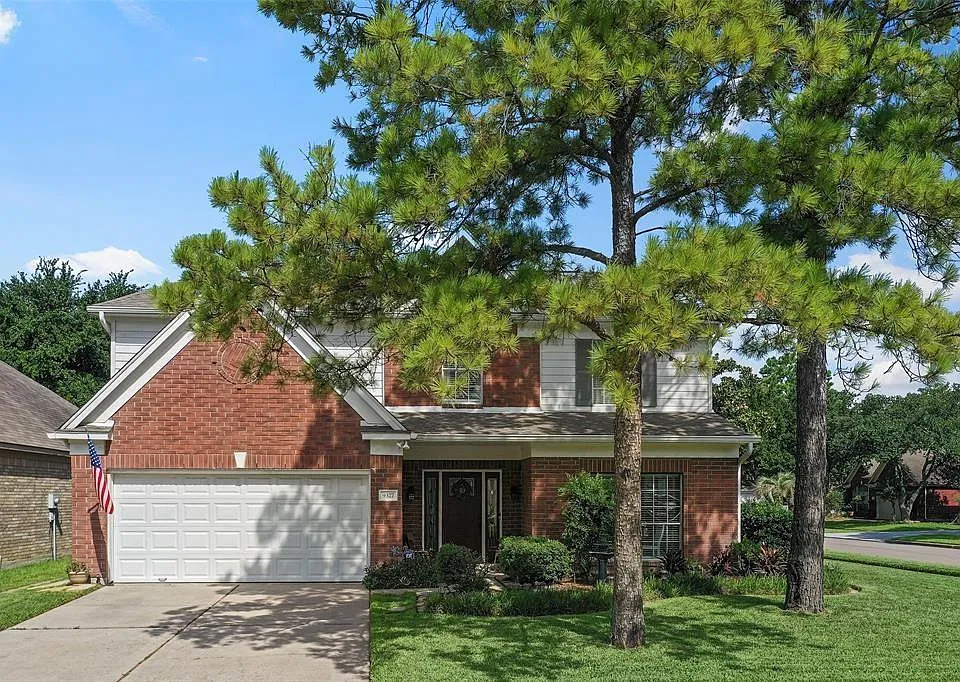 9327 Restover Ln