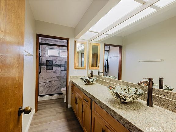 3rd image of 1901 Laurel Rd