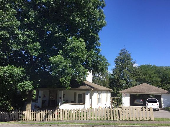 3rd image of 604 Mountain View Ave