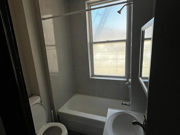 1875 Westwood Ave #4 — Photo 9