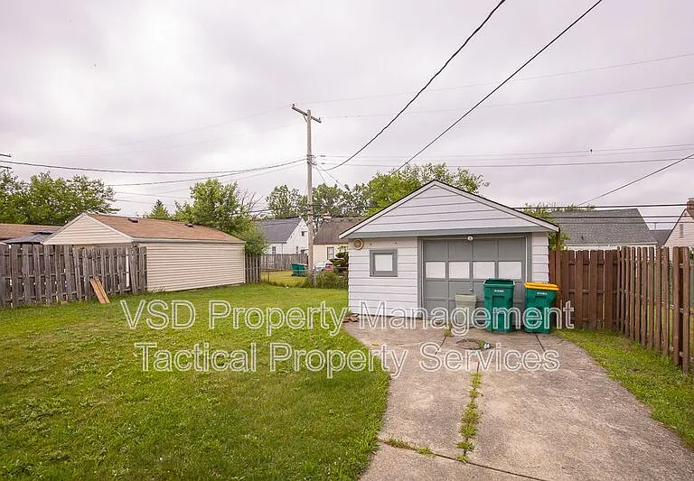19268 Stafford Ave — Photo 4