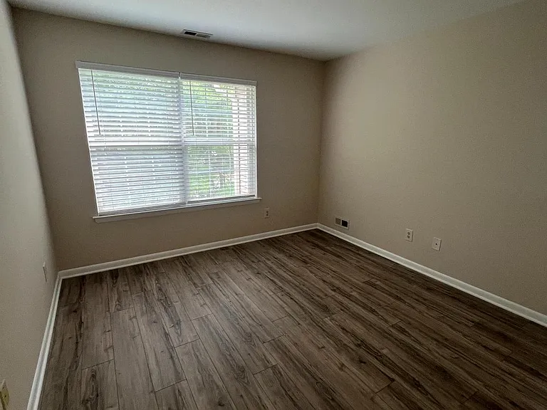 32 Foxglove Dr — Photo 10
