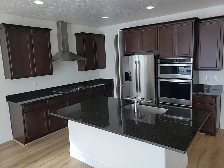 1033 S Vine St — Photo 9