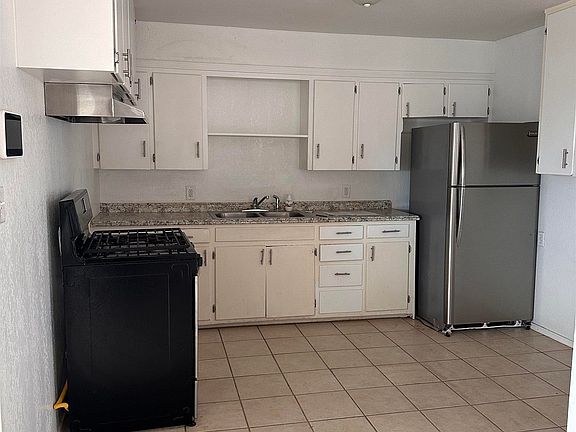 4th image of 1206 W Yucca Ave