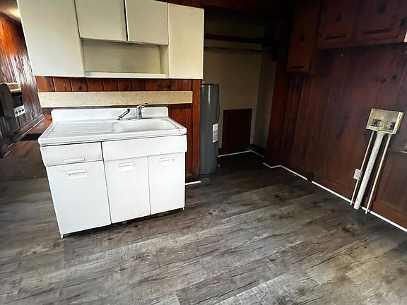 4th image of 142 Longfellow Ave Unit B