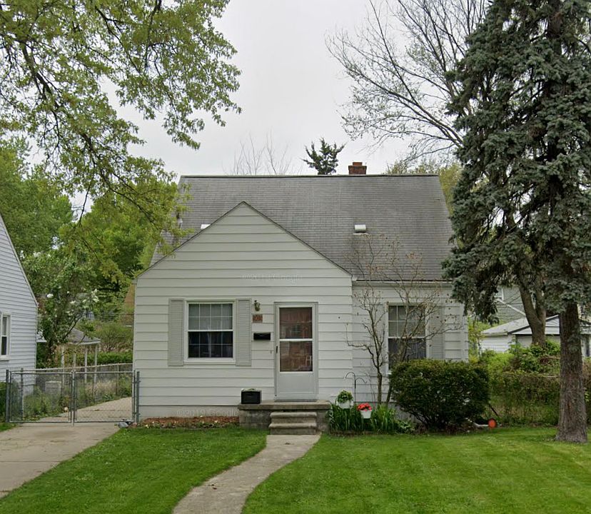 1st image of 903 N Connecticut Ave