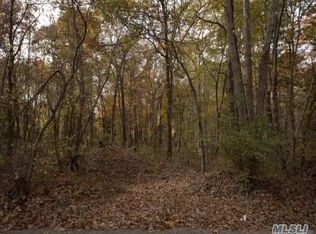 37 Swezeys Rd, Medford, NY 11763