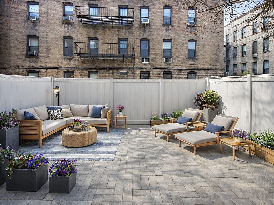 2nd image of 206 E 83rd St #1D
