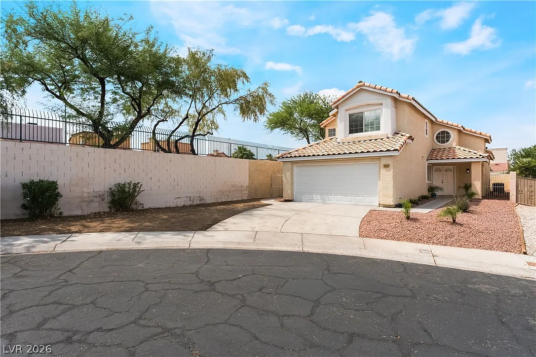 3 bed, 2.5 bath, 1635 sqft, $2,150 — Photo 1
