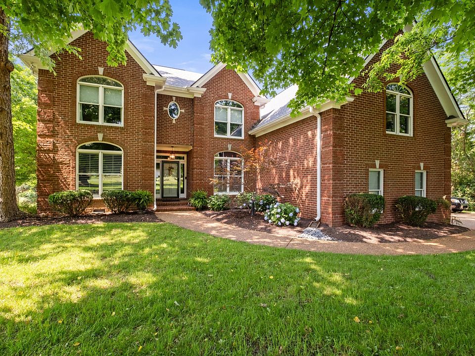 1st image of 513 Barrington Dr
