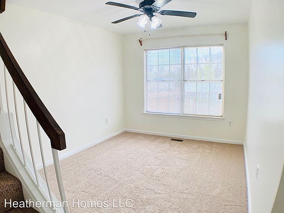 3rd image of 309 Lakeview Ct
