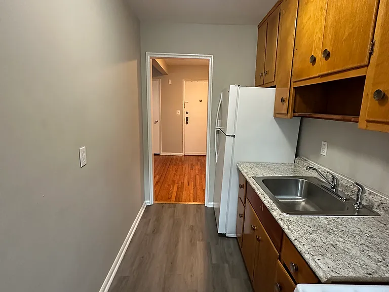 576 Whitney Ave #K — Photo 6