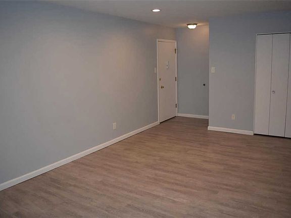 3rd image of 9016 Villaridge Ct APT F